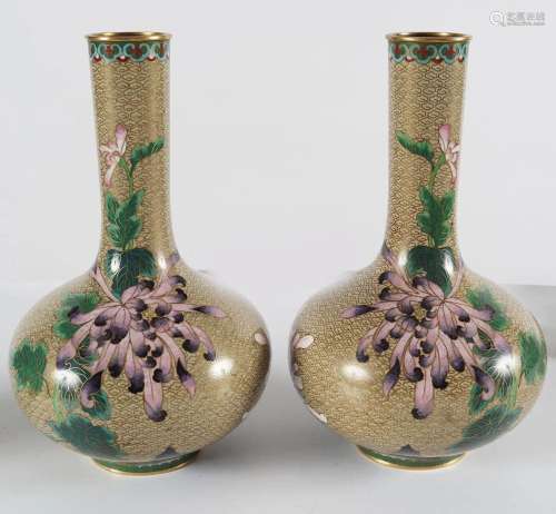 PAIR OF CHINESE CLOISOINNE VASES