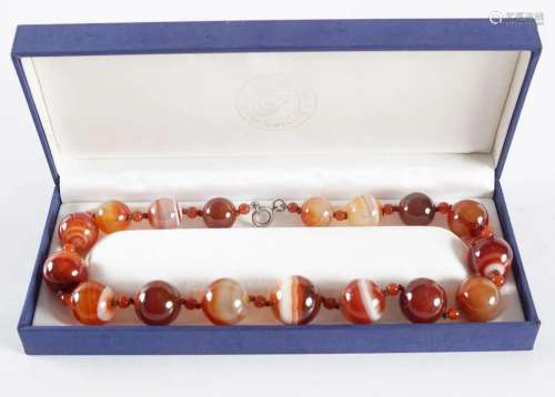AGATE BEAD NECKLACE