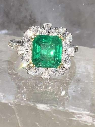 NATURAL COLOMBIAN EMERALD & DIAMOND CLUSTER RING