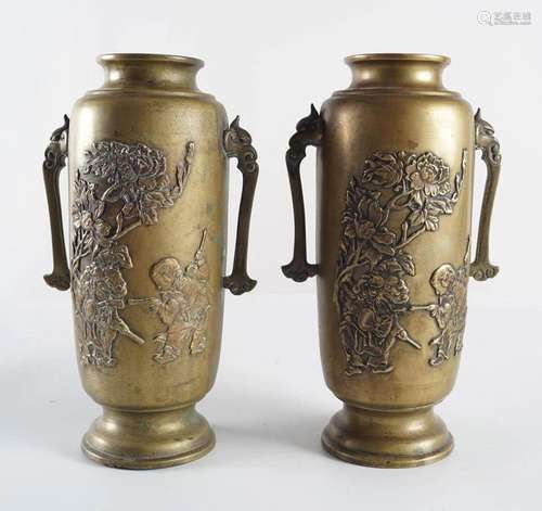 PAIR OF JAPANESE MEIJI BRONZE VASES