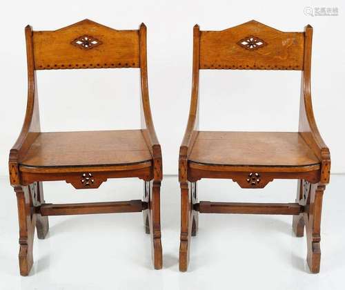 PAIR OF AESTHETIC REVIVAL OAK HALL CHAIRS