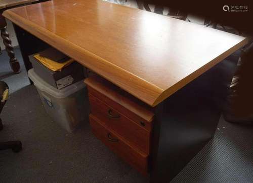 MODERN TEAK OFFICE DESK