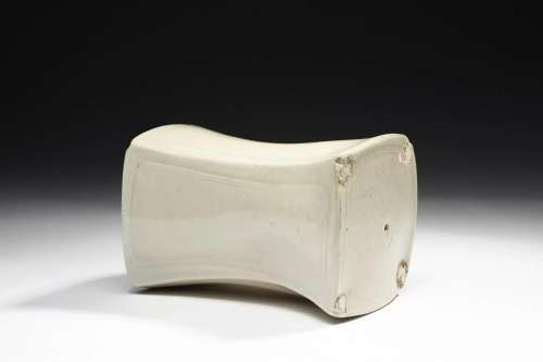 Arte Cinese A porcelain headrest China, Song dynasty