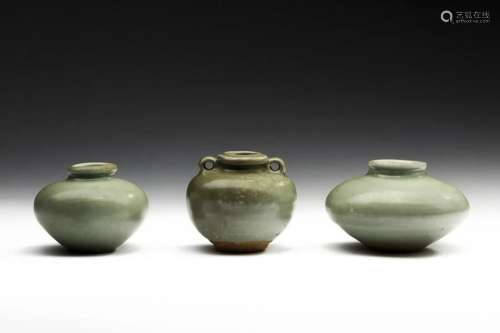 Arte Cinese Three celadon glazed pottery containers