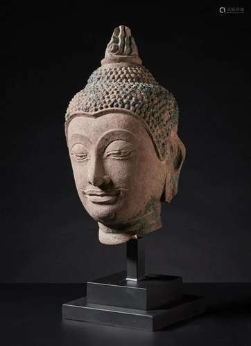 Arte Sud-Est Asiatico A red sandstone Buddha head