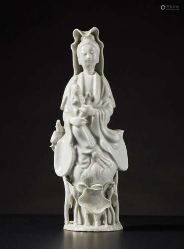 Arte Cinese A Dehua porcelain figure of Guanyin and