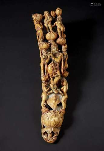 Arte Indiana An ivory carving depicting Lord Krishna