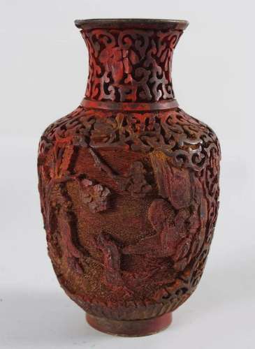 CHINESE QING LACQUERED VASE