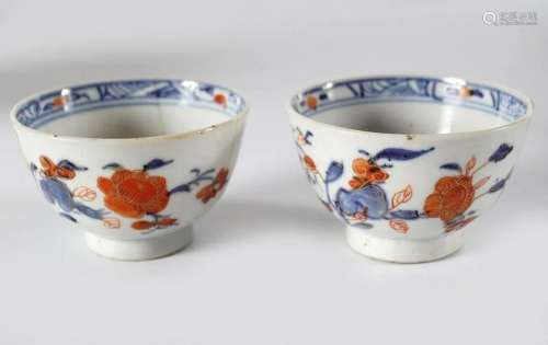 PAIR OF QING FAMILLE ROSE BOWLS