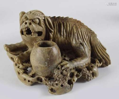19TH-CENTURY CHINESE SOAPSTONE SCULPTURE