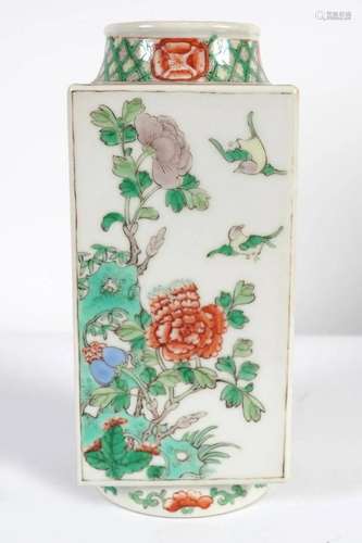 CHINESE QING FAMILLE VERTE VASE