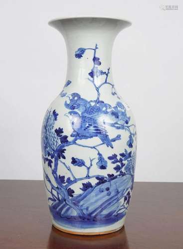 CHINESE QING BLUE AND WHITE VASE