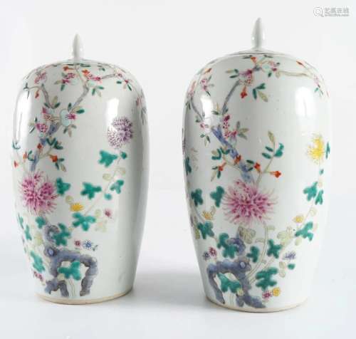 PAIR OF CHINESE QING FAMILLE ROSE URNS