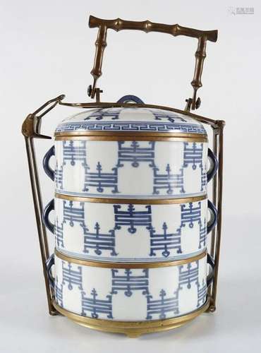 CHINESE PORCELAIN TIERED FOOD CARRIER