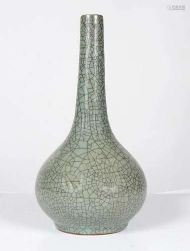 18TH/19TH-CENTURY CHINESE GE-TYPE BOTTLE VASE