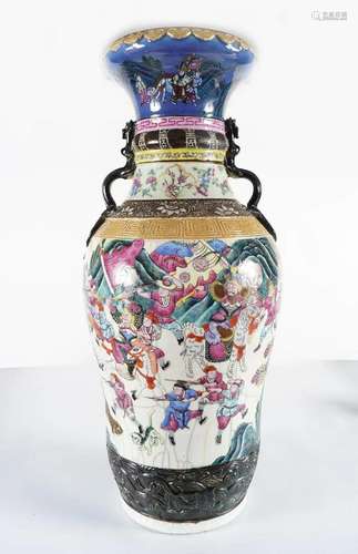 CHINESE QING POLYCHROME VASE