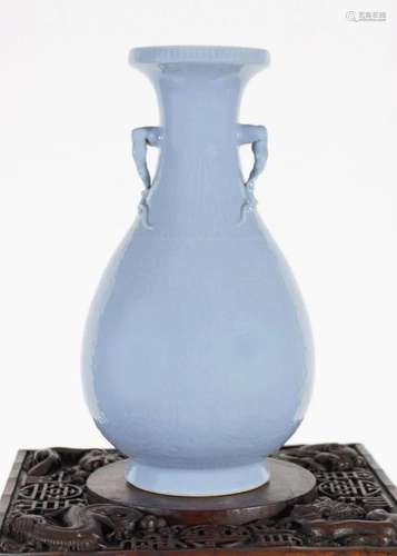 CHINESE QING CLAIRE DE LUNE VASE