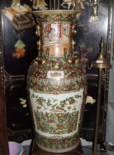 LARGE CHINESE QING POLYCHROME VASE