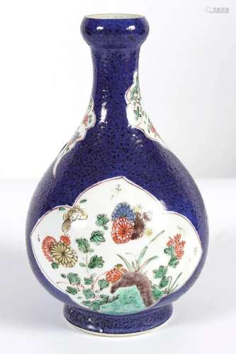 CHINESE QING FAMILLE VERTE VASE