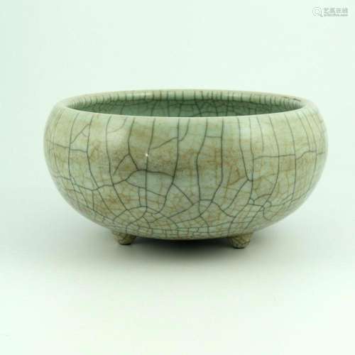 An 18th Century Chinese celadon crackle