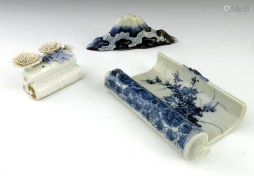 Three items of Japanese Hirado porcelain