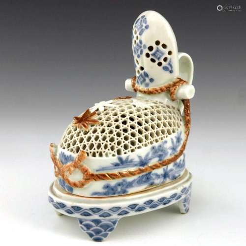 A Japanese Hirado porcelain koro, Meiji