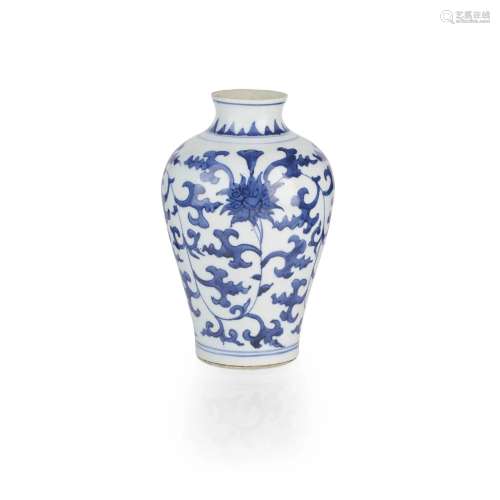 BLUE AND WHITE VASE QING DYNASTY, KANGXI PERIOD