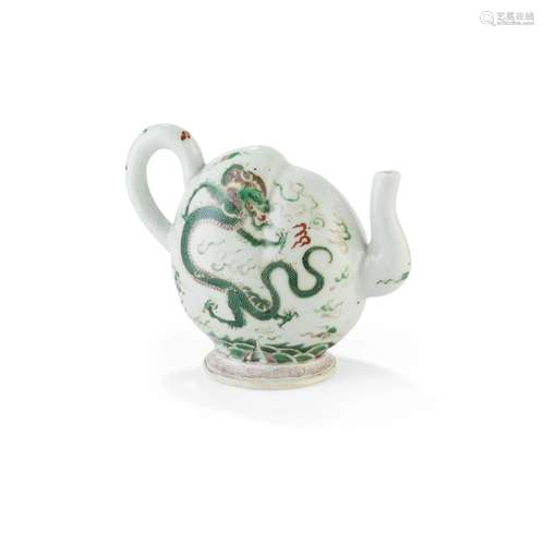 FAMILLE VERTE 'DRAGON' CADOGAN POT LATE QING DYNAS...