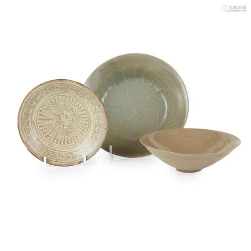 COLLECTION OF THREE KOREAN CELADON WARES GORYEO TO