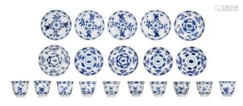 A collection of Chinese blue and white floral decorated teaw...