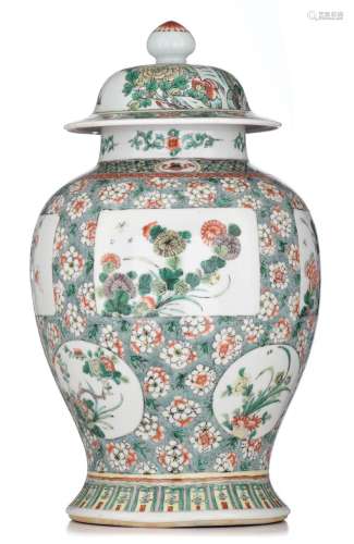 A Chinese famille verte covered vase, 19thC, H 45,5 cm