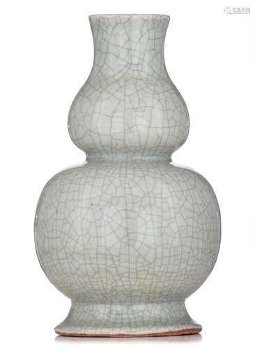 A Chinese Ge-ware type crackle-glazed double-gourd vase, H 3...