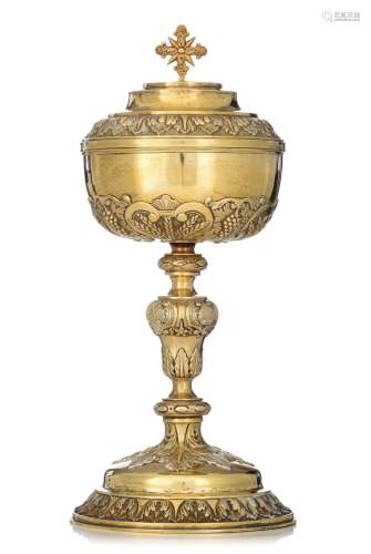 A renaissance revival silver and gilt silver ciborium, H 34,...