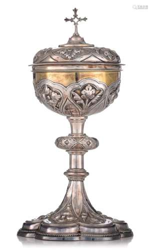 A French early 20thC export silver ciborium, H 27 cm - total...