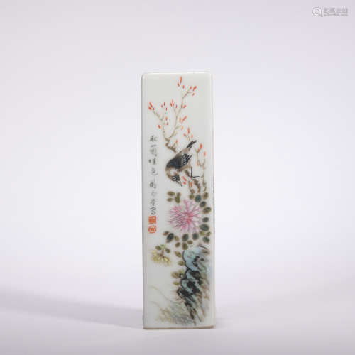A famille-rose 'floral and birds' pen container