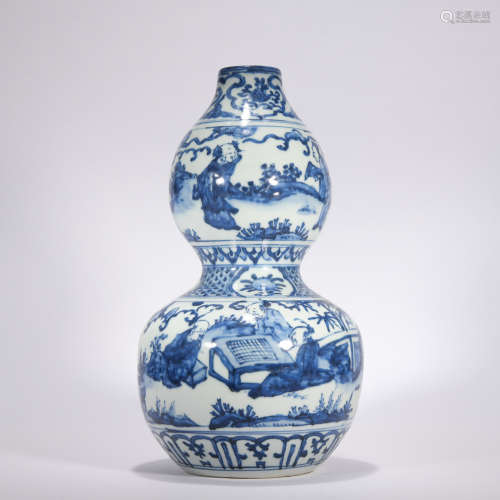 A blue and white 'figure' gourd-shaped vase
