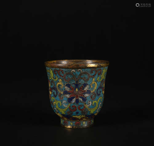 A Cloisonne enamel 'flowers' cup