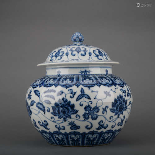 A blue and white 'floral' jar and cover