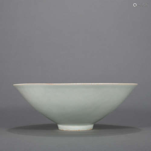 A white glazed bowl
