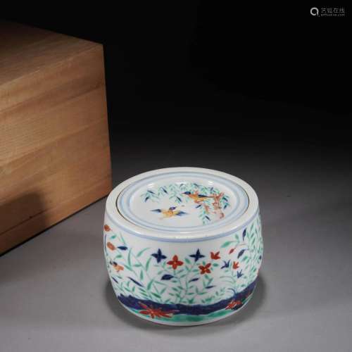 Wucai Glaze Flower And Bird Jar And Cover
