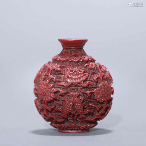 Carved Cinnabar Lacquerware Fish Snuff Bottle