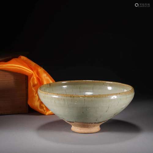 Olive-Green Glaze Bowl