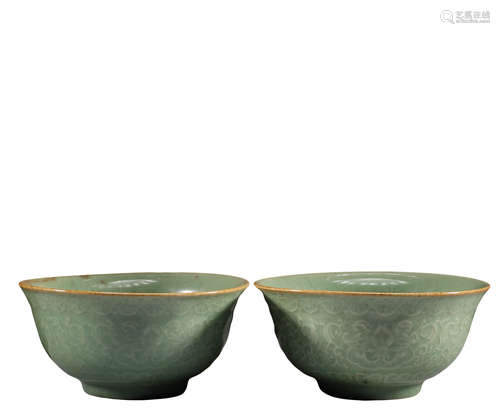 In ancient China, there was a pair of flower bowl in Longqua...