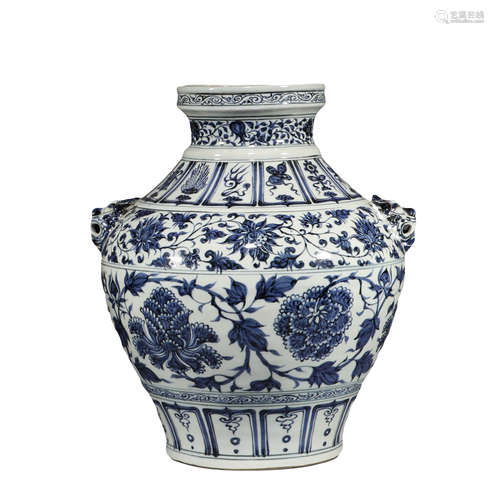 Ancient China. Blue and white flower pattern pot