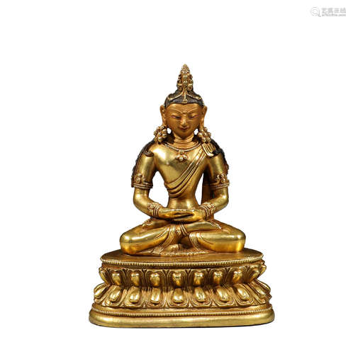 In the Qing Dynasty, the bronze gilded Amitabha Buddha