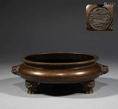 In the Qing Dynasty, the bronze double animal ear censer