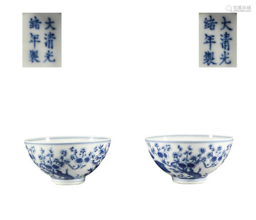 In the Qing Dynasty, there was a pair of blue and white flow...