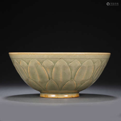 CHINESE NORTHERN SONG YAOZHOU WARE CARVED FLOWER PATTERN BOW...