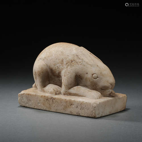 CHINESE TANG DYNASTY WHITE MARBLE CARVED RABBIT STATUE