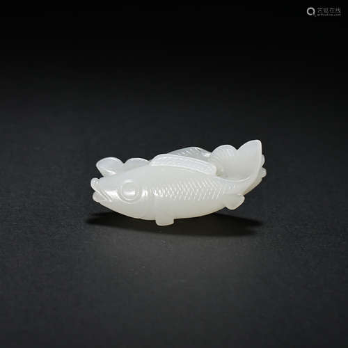 CHINESE QING DYNASTY HETIAN JADE FISH